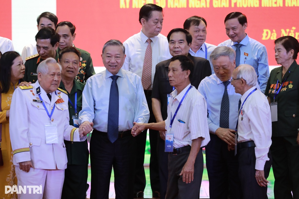 Tổng Bí thư: Mãi tri ân, ghi tạc công lao của hàng triệu liệt sĩ, anh hùng - 2 Tổng Bí thư: Mãi tri ân, ghi tạc công lao của hàng triệu liệt sĩ, anh hùng - 2