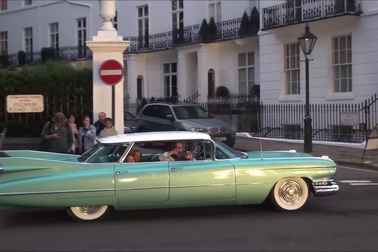 Chiếc Pagani Zonda Riviera độc nhất vô nhị của hoàng tử Ả-rập dầm mưa ở London