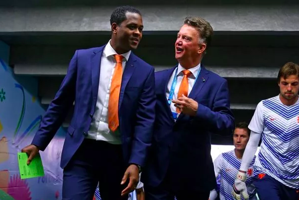 Indonesia chuẩn bị chi tiền khủng mời Van Gaal, lương gấp đôi HLV Kluivert - 2