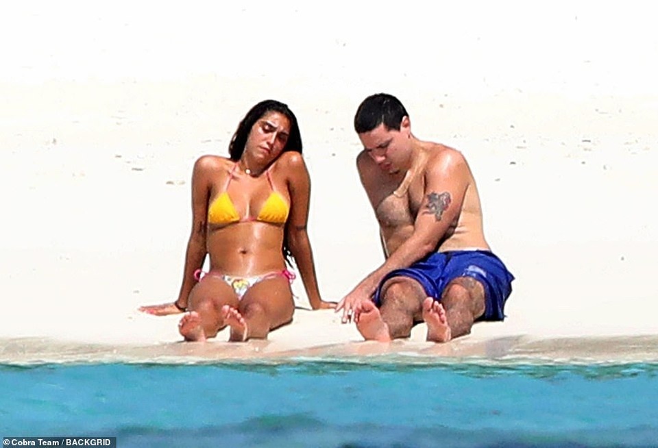 Con gái Madonna quyến rũ trên biển - 4 Con gái Madonna quyến rũ trên biển - 4