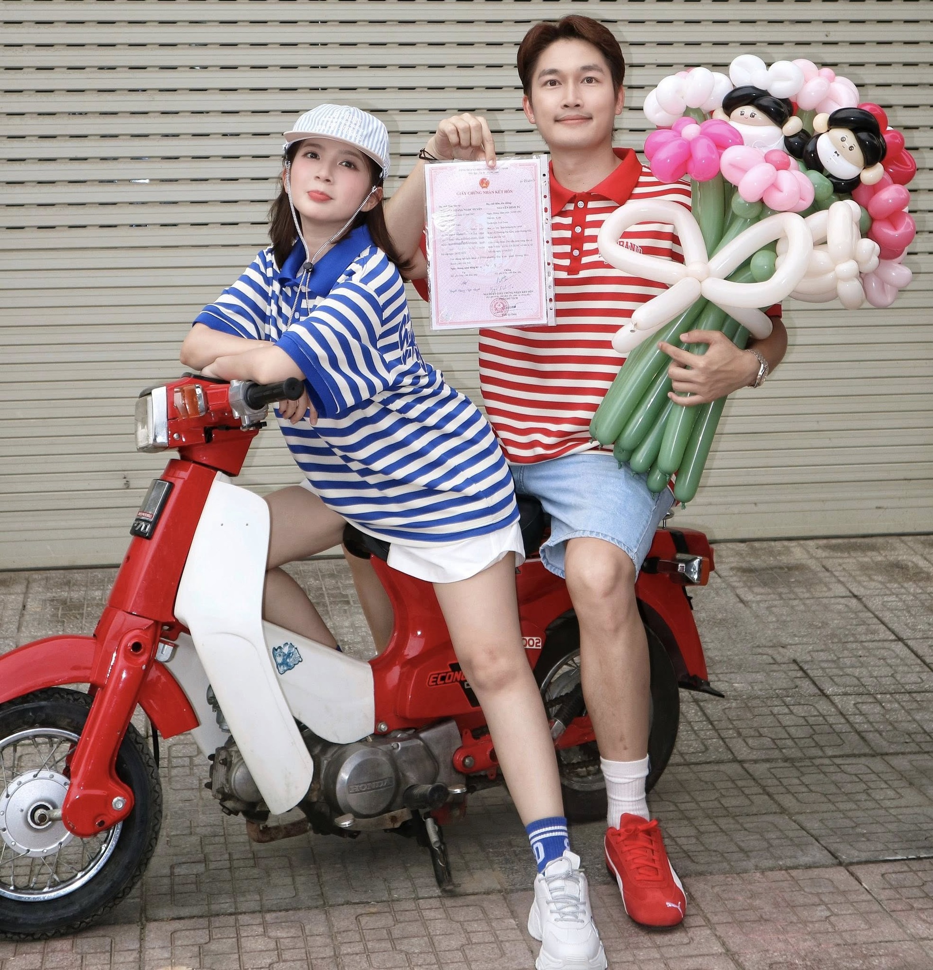 Đình Tú - Ngọc Huyền: Từ bí mật hẹn hò đến công khai đăng ký kết hôn - 9 Đình Tú - Ngọc Huyền: Từ bí mật hẹn hò đến công khai đăng ký kết hôn - 9