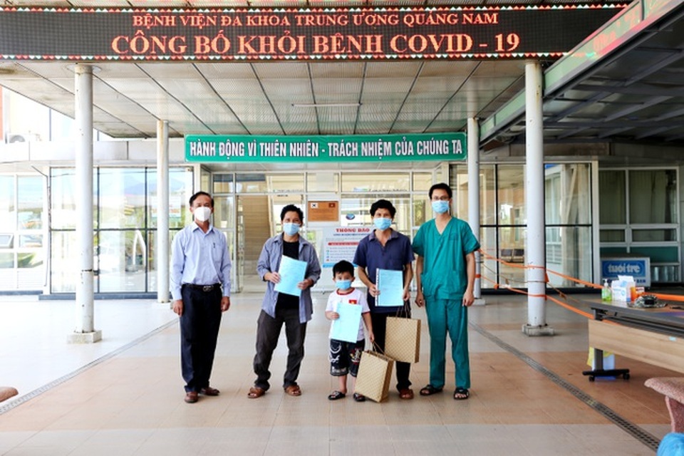 Hai bệnh nhân mắc Covid-19 nặng, trên 80 tuổi được công bố khỏi bệnh - 3 Hai bệnh nhân mắc Covid-19 nặng, trên 80 tuổi được công bố khỏi bệnh - 3