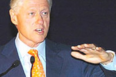 Bill Clinton muốn “đóng cửa hoặc làm sạch” nhà tù Guantanamo 