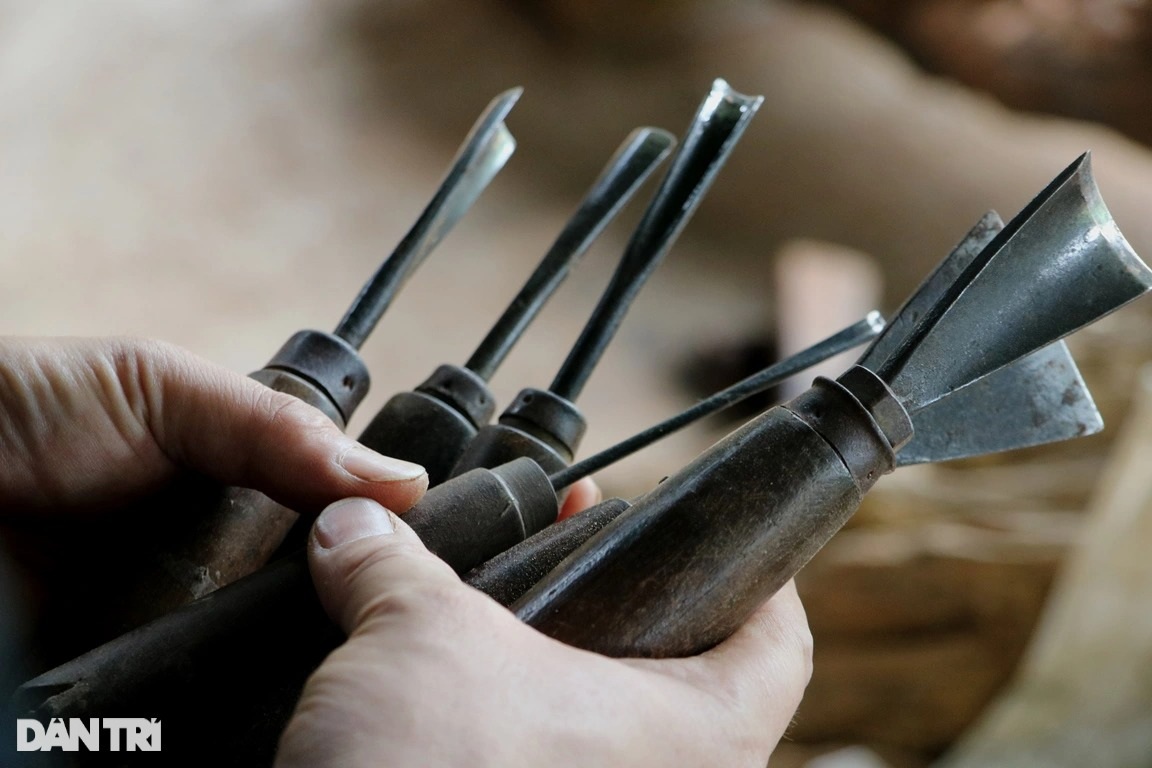 Cú bẻ lái tài lộc của chàng trai mê điêu khắc - 2 Cú bẻ lái tài lộc của chàng trai mê điêu khắc - 2