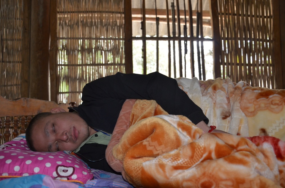Chàng trai được cứu sống đến toà soạn cảm ơn bạn đọc Dân trí - 1 Chàng trai được cứu sống đến toà soạn cảm ơn bạn đọc Dân trí - 1