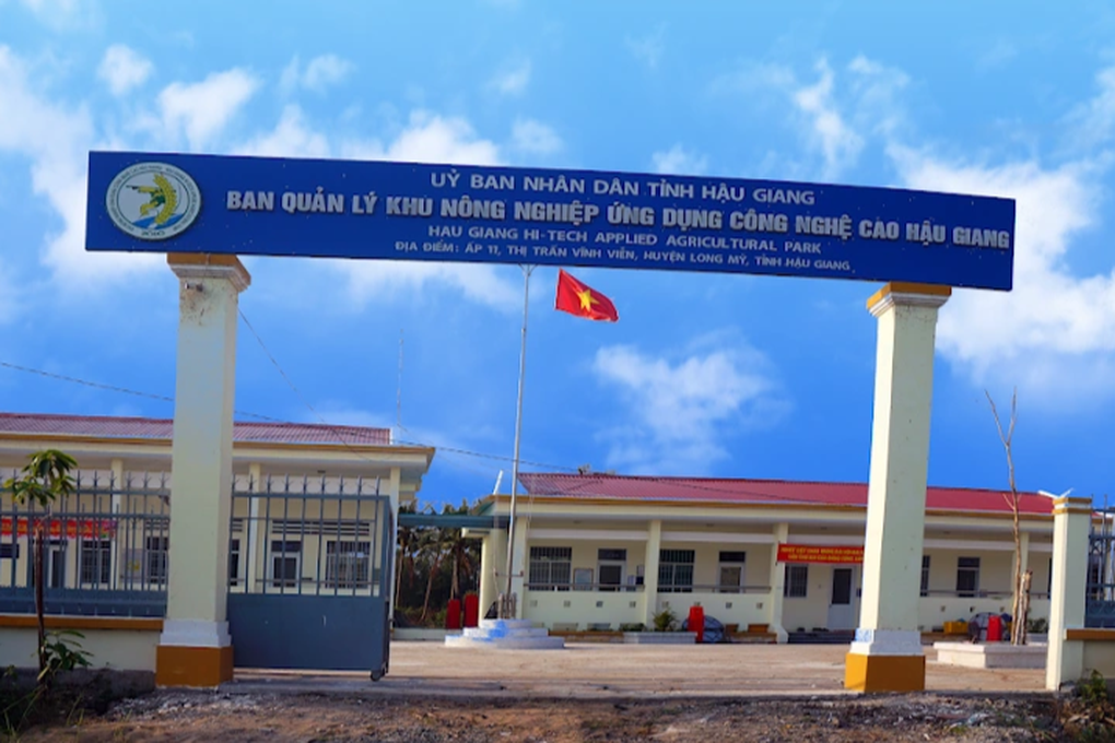 Cựu Phó chánh thanh tra Hậu Giang làm chuyên viên khu công nghệ cao - 1 Cựu Phó chánh thanh tra Hậu Giang làm chuyên viên khu công nghệ cao - 1