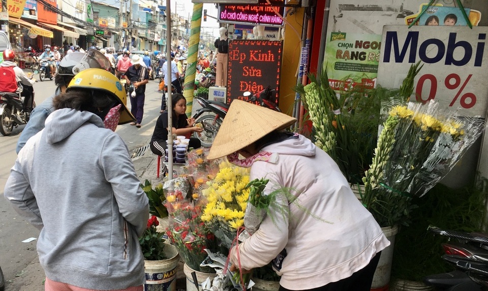 Trong 1 tiếng bán hết veo 100 chiếc bánh ú tro Tết Đoan ngọ - 5 Trong 1 tiếng bán hết veo 100 chiếc bánh ú tro Tết Đoan ngọ - 5