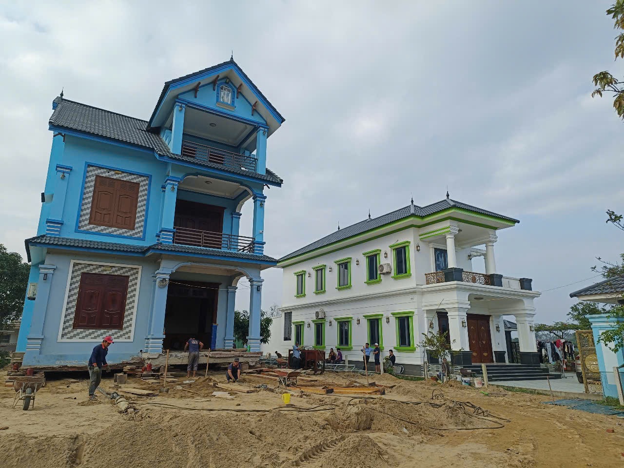 “Thần đèn” 8X và hậu trường những phi vụ nâng nhà bạc tỷ, di dời chục mét
