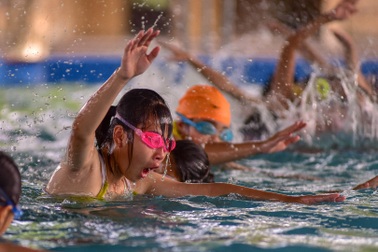 'Đột nhập' 21 bể bơi di động thông minh miễn phí cho trẻ em trị giá hơn 7 tỷ đồng