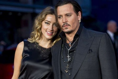 Johnny Depp chọn cách im lặng khi hoàn tất thủ tục ly dị vợ trẻ