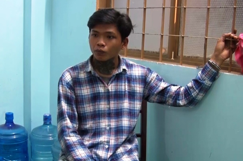 Thưởng nóng các chiến sĩ công an bắt thành công đối tượng giết 2 người - 2 Thưởng nóng các chiến sĩ công an bắt thành công đối tượng giết 2 người - 2