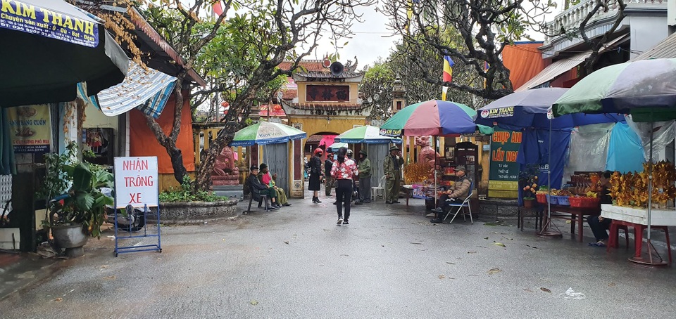 Mưa lớn kèm sấm chớp, đường phố Hải Phòng vắng hoe ngày mùng 1 - 9 Mưa lớn kèm sấm chớp, đường phố Hải Phòng vắng hoe ngày mùng 1 - 9