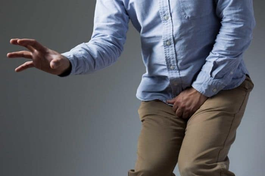 Bác sĩ tiết lộ thủ phạm gây tiểu khó, bí tiểu dịp Tết và cách phòng ngừa