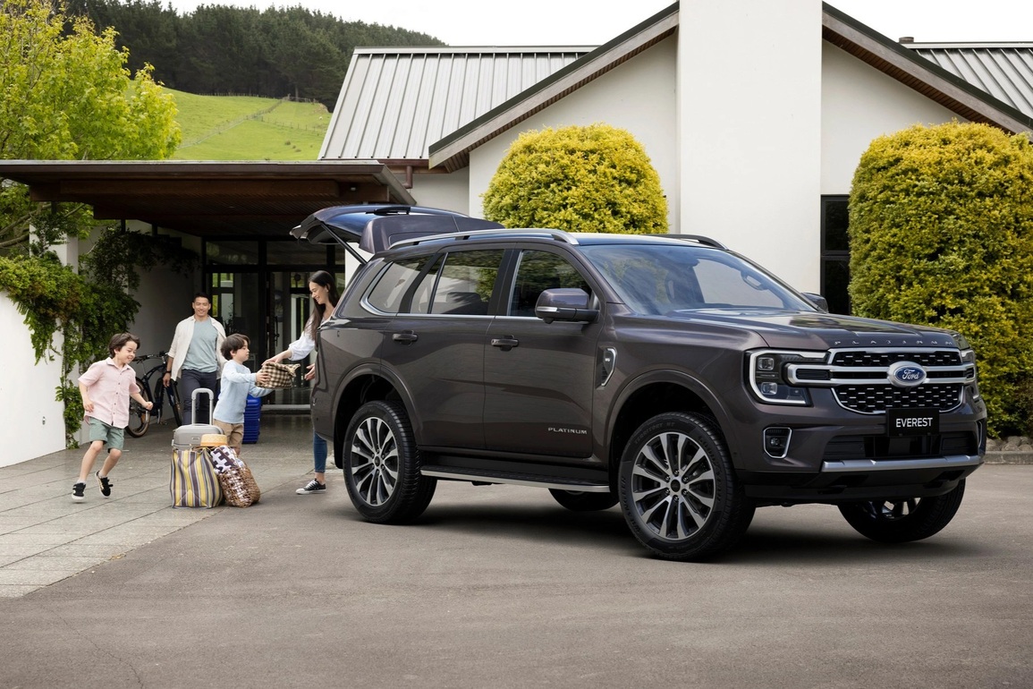Ford Everest thế hệ mới 2023 ra mắt, tăng áp lực cạnh tranh lên Fortuner - 1 Ford Everest thế hệ mới 2023 ra mắt, tăng áp lực cạnh tranh lên Fortuner - 1