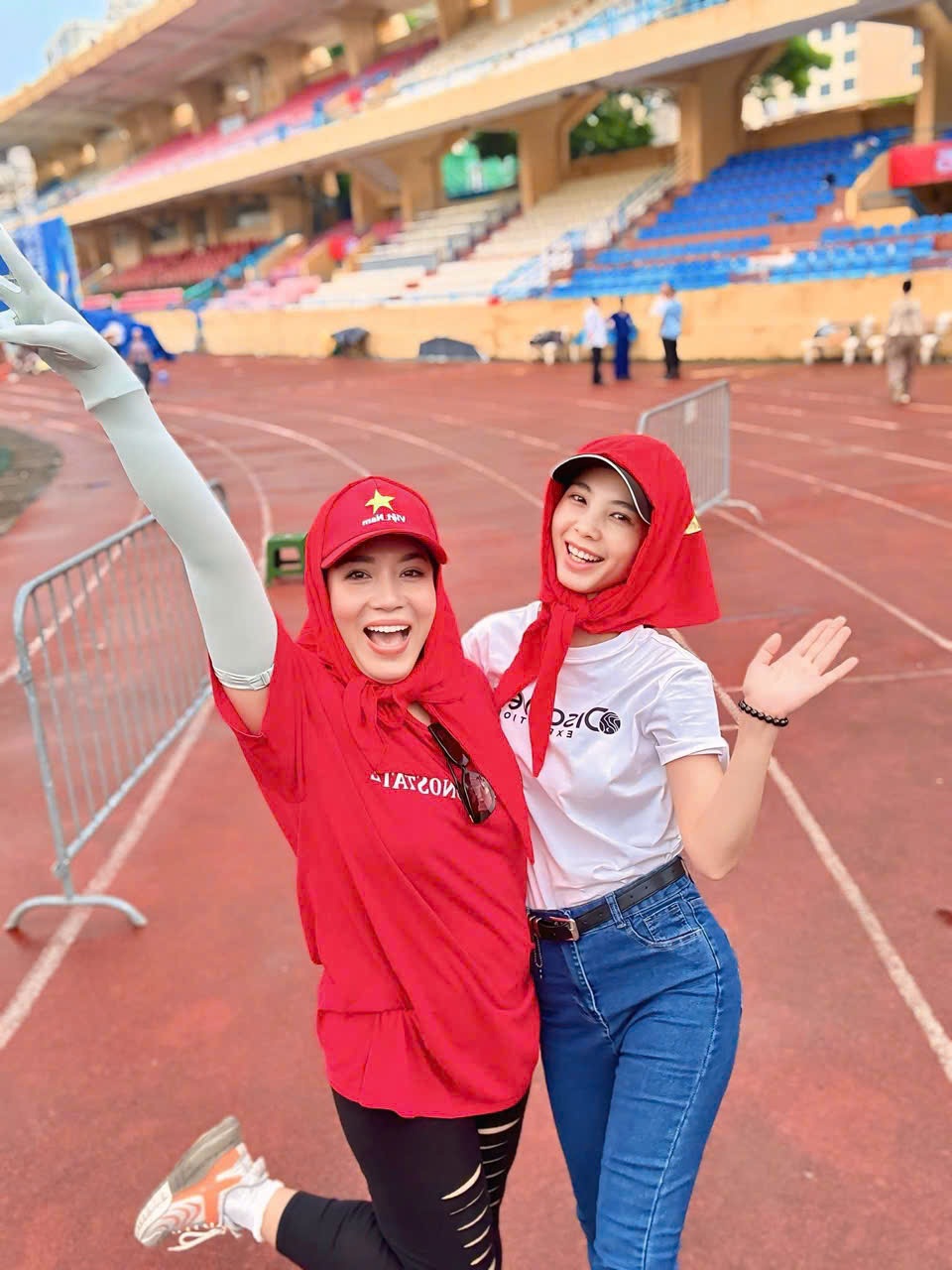 Thu Quỳnh, Lương Thu Trang cùng dàn sao gấp rút tập diễu binh, diễu hành - 4