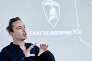 Cựu giám đốc thiết kế Lamborghini đầu quân cho Xiaomi Auto