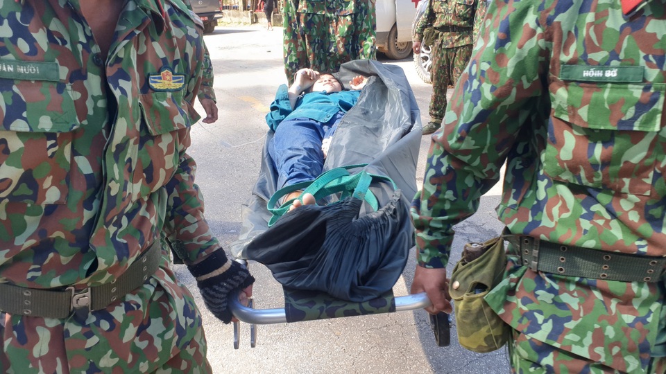 Sạt lở Trà Leng: “Nổ một tiếng lớn rồi bị vùi lấp hết luôn!” - 2 Sạt lở Trà Leng: “Nổ một tiếng lớn rồi bị vùi lấp hết luôn!” - 2