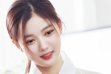 Cách chăm da của cô gái 19 tuổi xinh nhất xứ Hàn