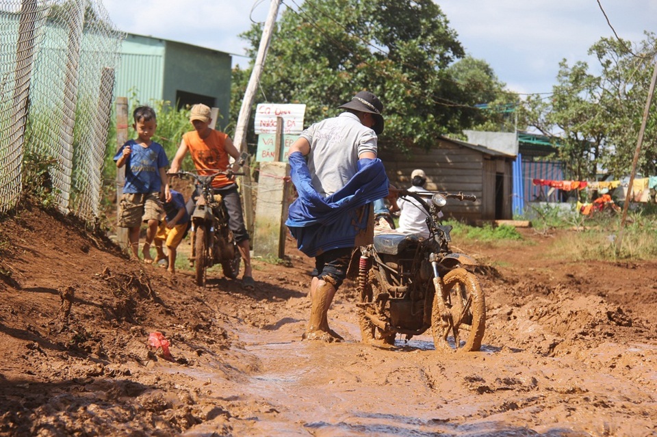 Về vùng sâu Đắk Ngo xem chuyện thống kê đối tượng gặp khó vì Covid-19 - 1 Về vùng sâu Đắk Ngo xem chuyện thống kê đối tượng gặp khó vì Covid-19 - 1