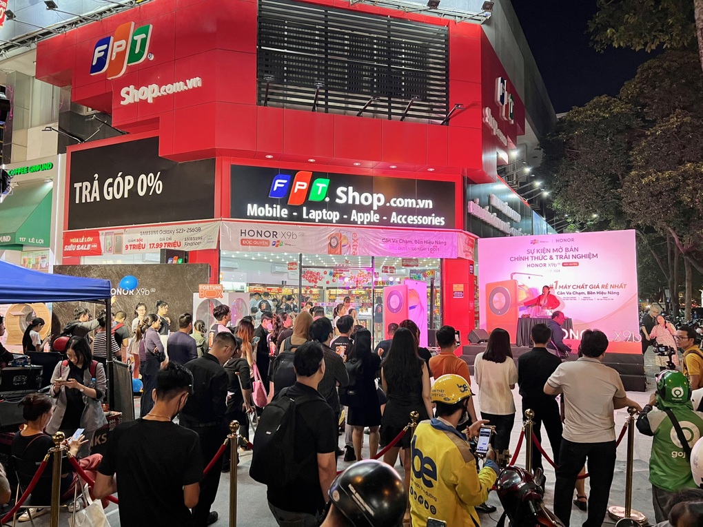 FPT Shop bán 2.000 chiếc HONOR X9b trong tuần đầu tiên mở bán - 1 FPT Shop bán 2.000 chiếc HONOR X9b trong tuần đầu tiên mở bán - 1