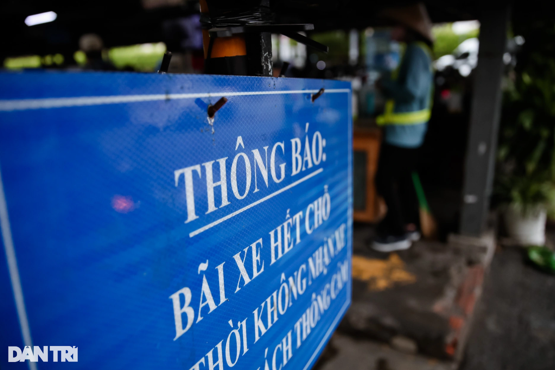 Người dân ở TPHCM vạ vật, nhích từng chút trên đường về quê nghỉ lễ - 2