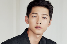 Song Joong Ki phủ nhận hò hẹn với nữ luật sư sau 1 năm ly hôn