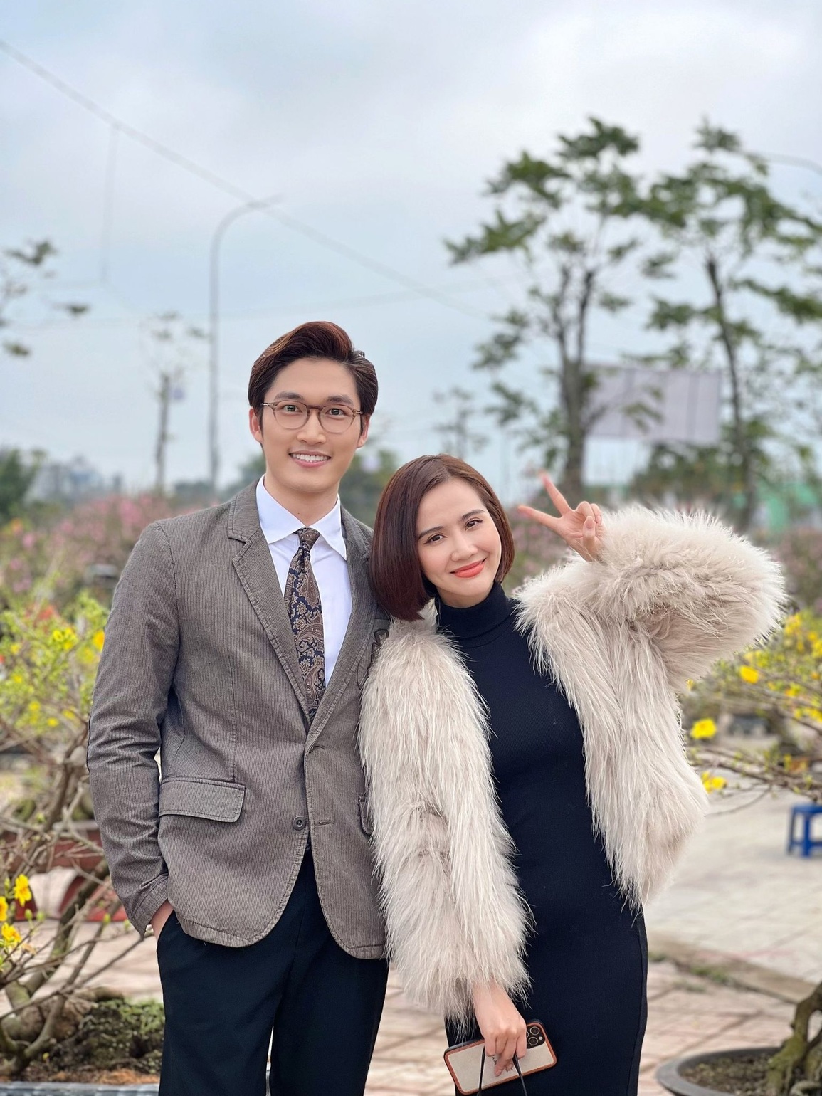 Huyền Lizzie và dàn sao Thương ngày nắng về chúc Tết khán giả đầu năm mới - 2 Huyền Lizzie và dàn sao Thương ngày nắng về chúc Tết khán giả đầu năm mới - 2