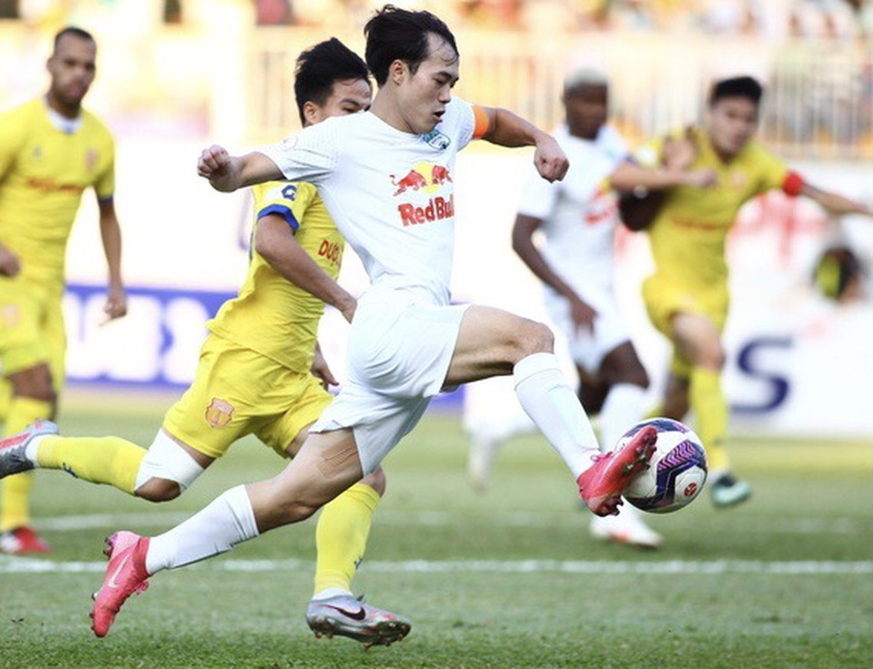 Văn Toàn nói gì về cơ hội vô địch V-League của HA Gia Lai? - 1 Văn Toàn nói gì về cơ hội vô địch V-League của HA Gia Lai? - 1