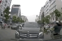 Ngược đời chuyện đi sai lại chửi mắng người đi đúng