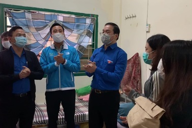 Hà Nội trao 8.000 suất ăn mỗi ngày tiếp sức sinh viên, công nhân, bệnh nhân