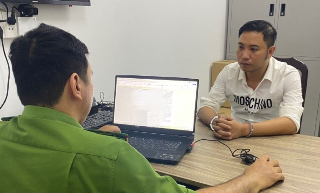Bắt 56 người trong băng lừa đảo thông báo trúng thưởng ở TPHCM - 1 Bắt 56 người trong băng lừa đảo thông báo trúng thưởng ở TPHCM - 1