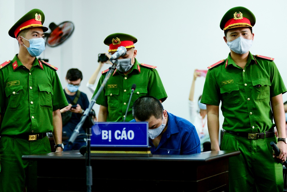 Nữ tiếp viên hàng không bị tài xế xe Mercedes tông vẫn quyết kháng cáo - 5