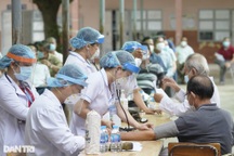 Phó Chủ tịch TPHCM: Hoàn thành tốt chiến dịch tiêm chủng lịch sử