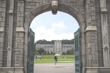 Gian lận thi cử bằng AI gây chấn động tại Hàn Quốc