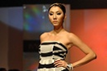 IVY Moda Sale 20% nhân dịp khai trương Showroom mới