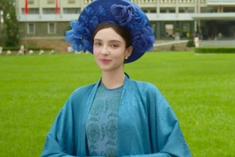 Điều bất ngờ ở Việt Nam khiến cô gái Nga xinh đẹp quyết định không về nước