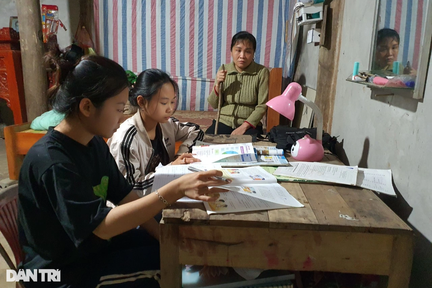 Bạn đọc gửi quà, địa phương hỗ trợ người mẹ mù đơn thân