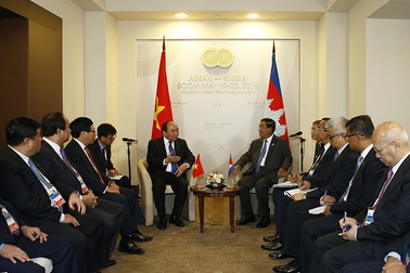 Thủ tướng gặp lãnh đạo các nước ASEAN tại hội nghị Sochi