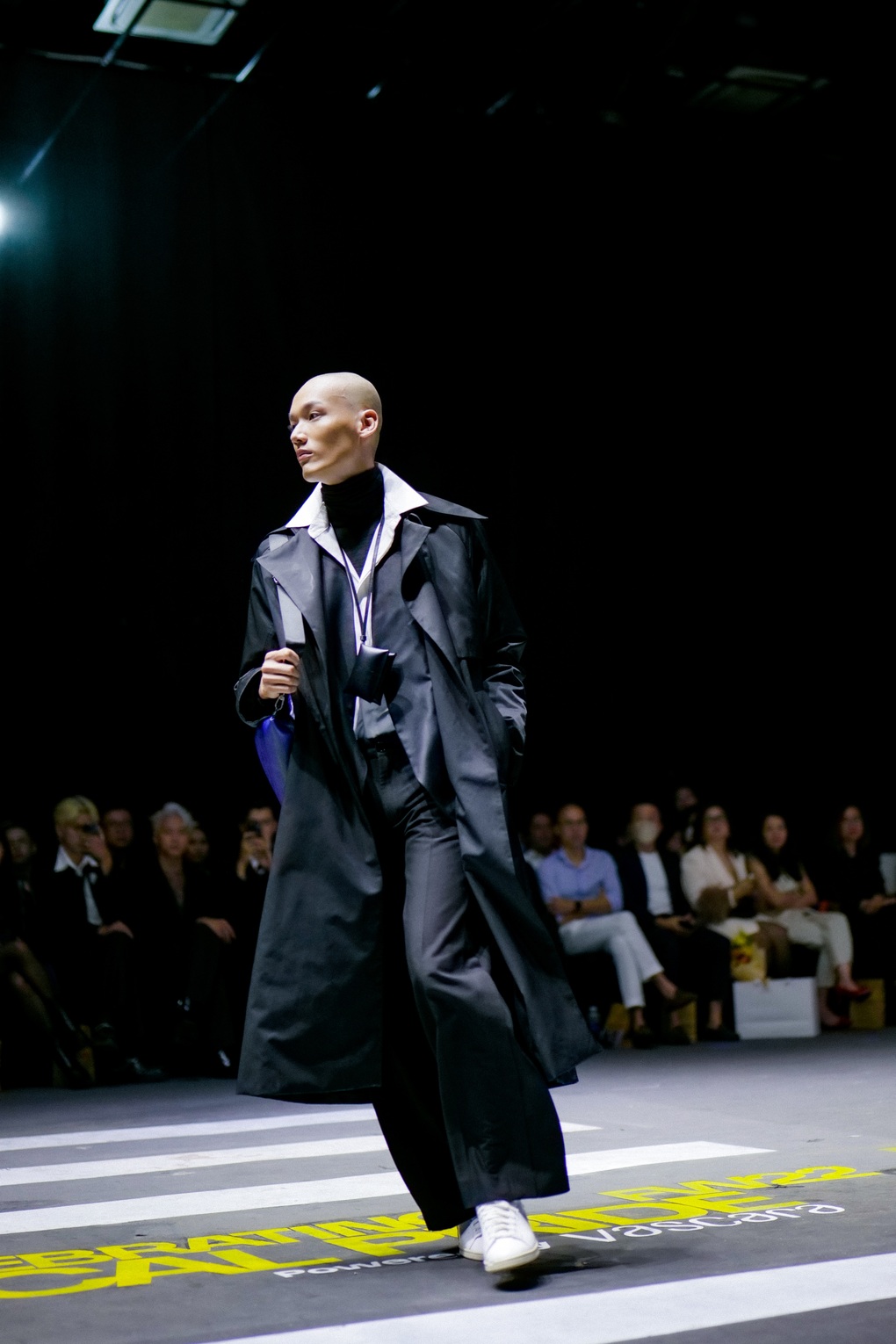 Búp bê da mật ong của Hoa hậu Hoàn vũ Việt Nam 2022 catwalk thần thái - 6 Búp bê da mật ong của Hoa hậu Hoàn vũ Việt Nam 2022 catwalk thần thái - 6