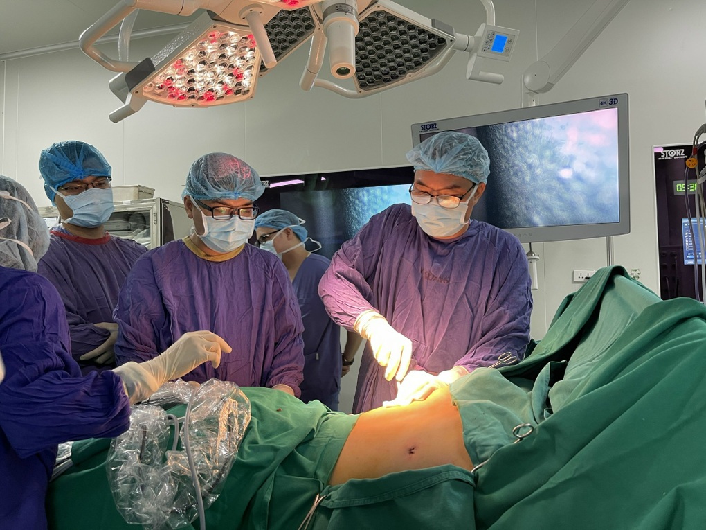 Thiếu nữ thoát cảnh bàn tay ma nhờ ca phẫu thuật nội soi - 1 Thiếu nữ thoát cảnh bàn tay ma nhờ ca phẫu thuật nội soi - 1