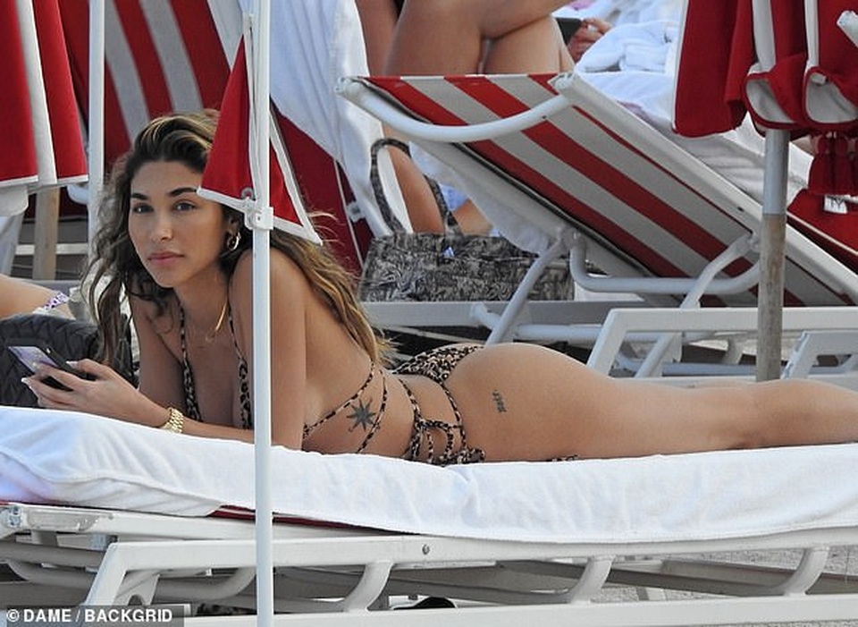 Tình cũ Justin Bieber bốc lửa trên biển - 3 Tình cũ Justin Bieber bốc lửa trên biển - 3