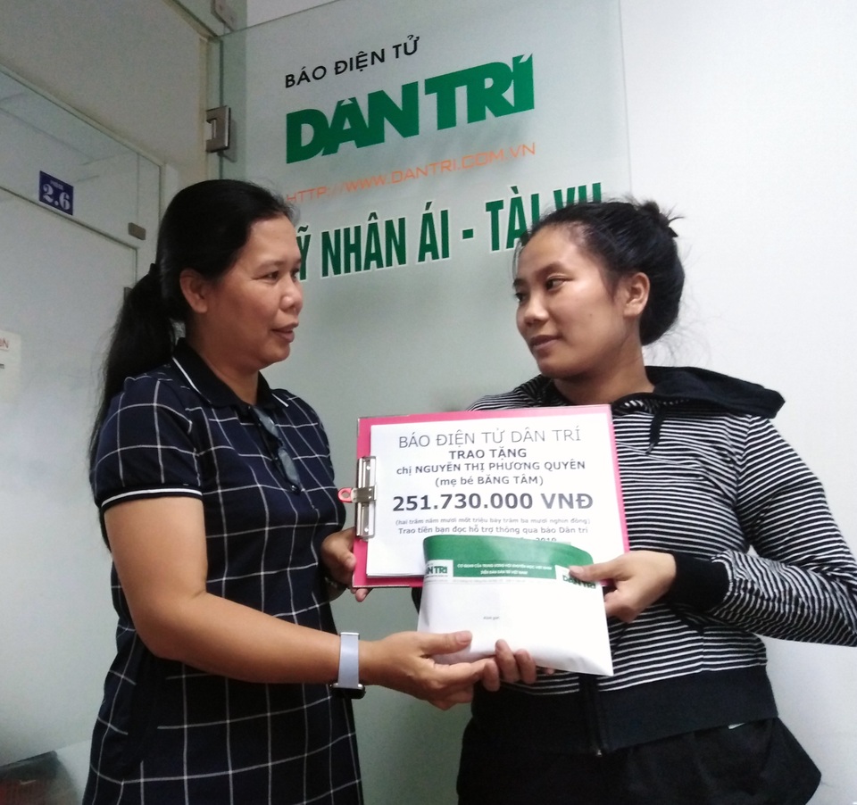 Bé gái 5 tháng tuổi được bạn đọc giúp đỡ vượt mặt tử thần lần đầu về quê đón Tết - 1 Bé gái 5 tháng tuổi được bạn đọc giúp đỡ vượt mặt tử thần lần đầu về quê đón Tết - 1
