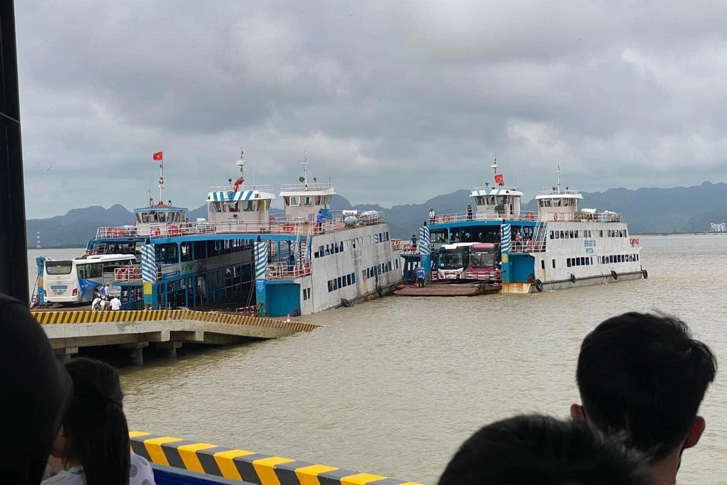 Bác thông tin phà chở khách ở Cát Bà bị chìm - 1 Bác thông tin phà chở khách ở Cát Bà bị chìm - 1