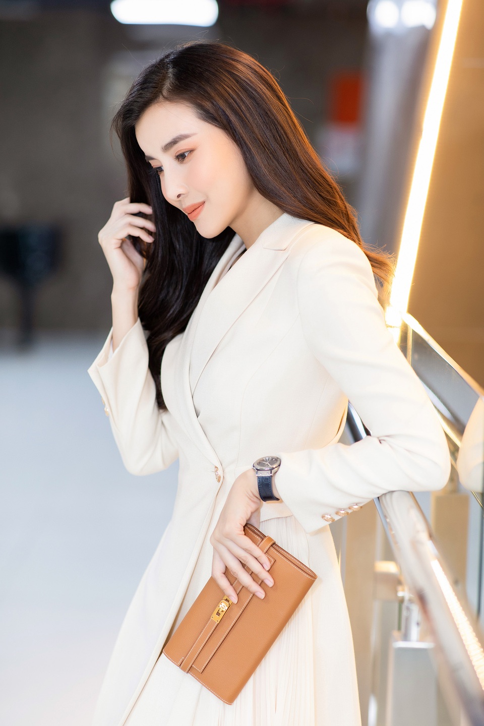 Sau những ngày nằm viện, Cao Thái Hà trở lại với thần sắc rạng rỡ - 4 Sau những ngày nằm viện, Cao Thái Hà trở lại với thần sắc rạng rỡ - 4