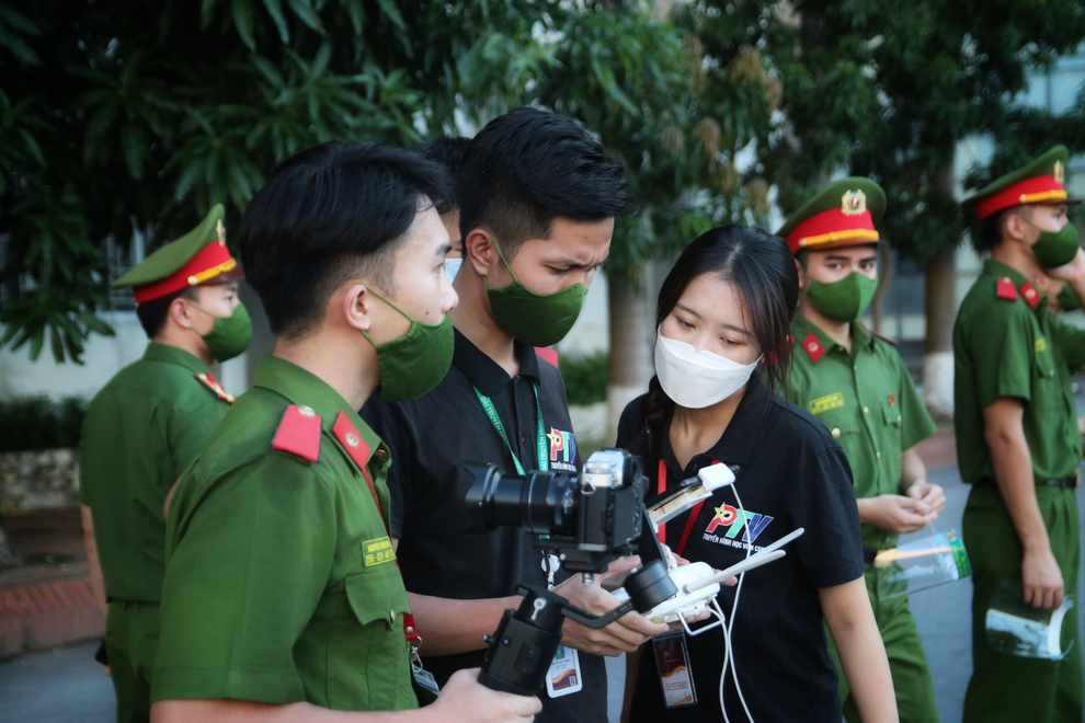 Ngọc Linh: Bông hồng thép xinh đẹp, đa tài của Học viện Cảnh sát - 7 Ngọc Linh: Bông hồng thép xinh đẹp, đa tài của Học viện Cảnh sát - 7