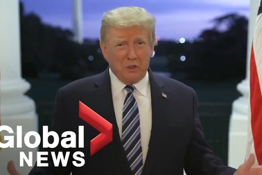 Ông Trump khuyên người Mỹ “đừng sợ” Covid-19