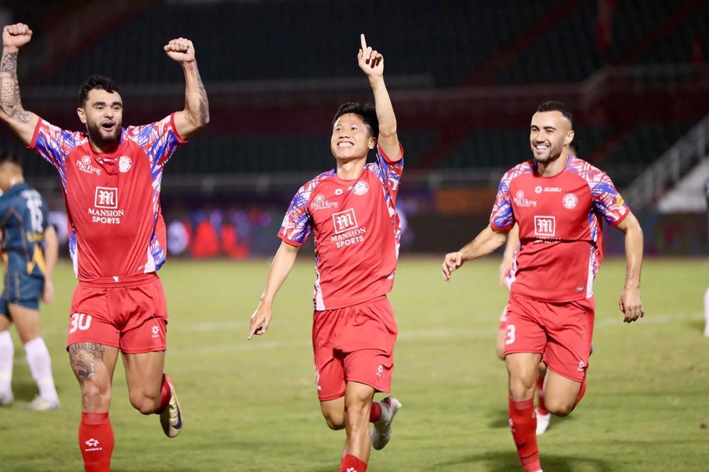 Thua CLB TPHCM, HAGL chìm dần xuống phía dưới bảng xếp hạng - 2