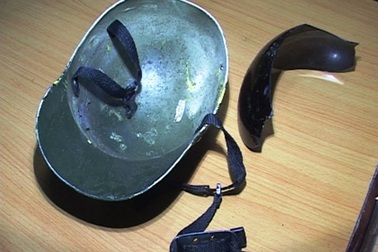 Nghi án con trai dùng mũ bảo hiểm đánh chết mẹ già