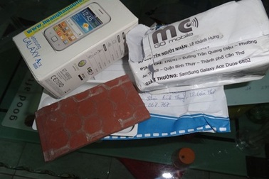 Vụ "trúng điện thoại, nhận cục gạch": Sẽ trao một điện thoại khác 