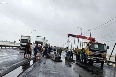 Điều phối giao thông qua hầm Đèo Cả bảo đảm an toàn trong mùa mưa lũ